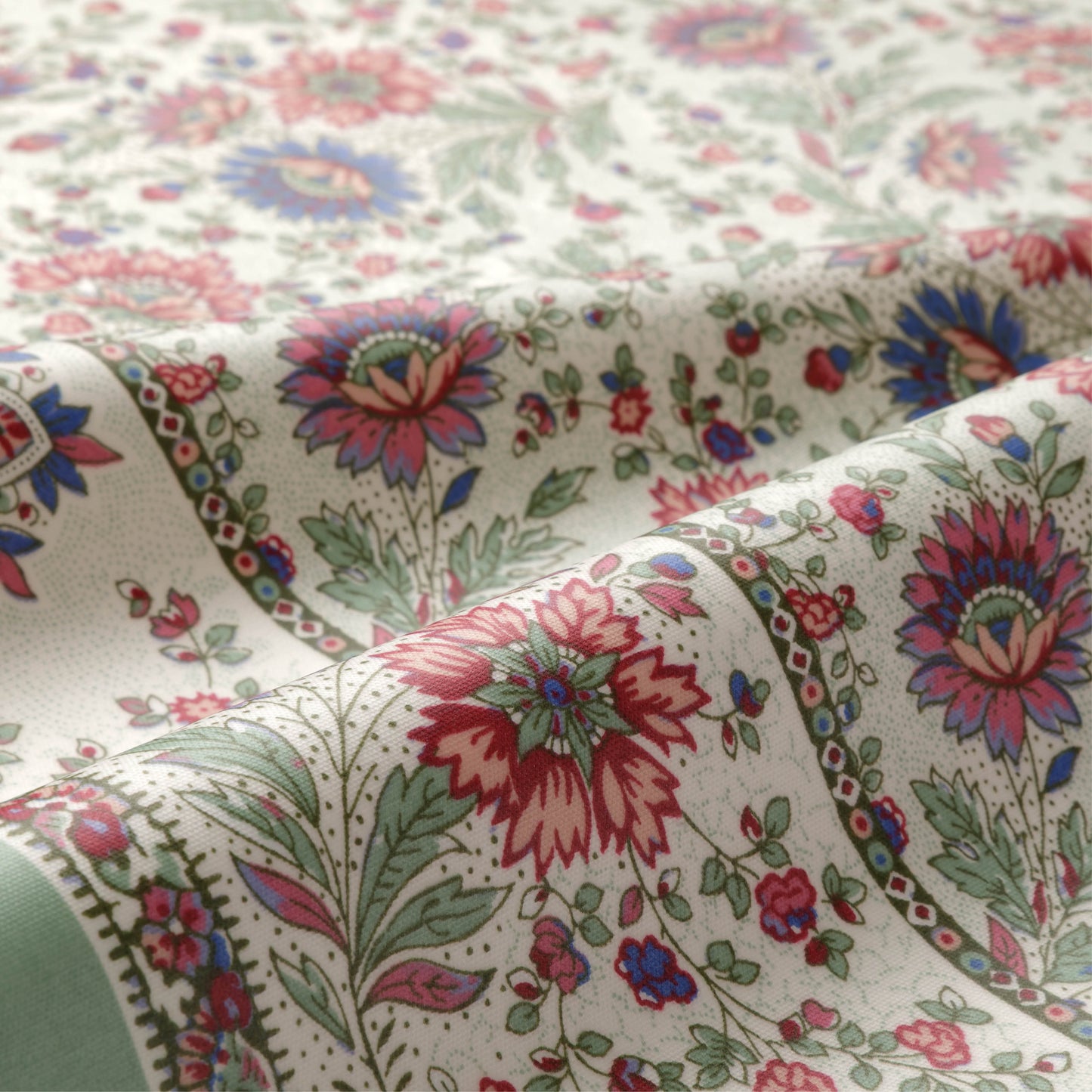 ソレイアード ラミネートカットクロス アマンダローズ / 3色