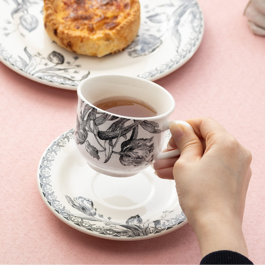 チューリップ　カップ＆ソーサー