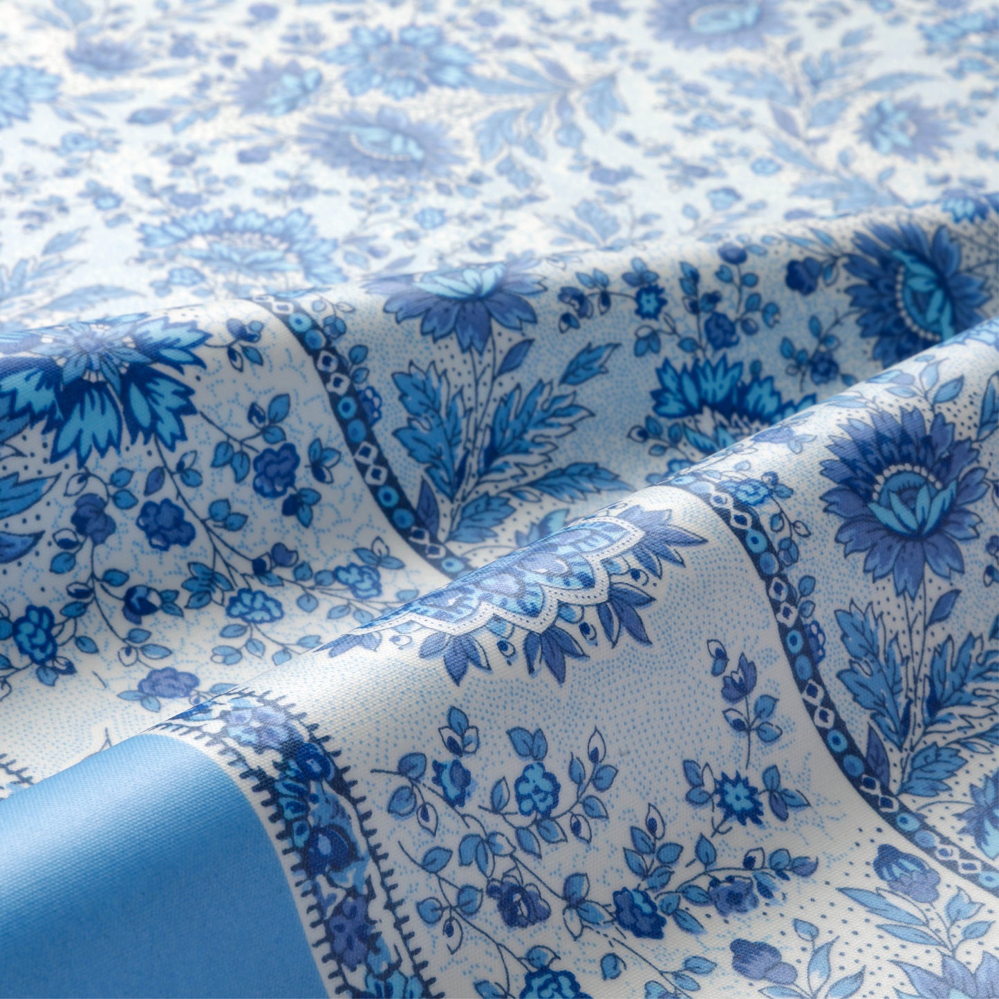 ソレイアード ラミネートカットクロス　アマンダローズ / 3色