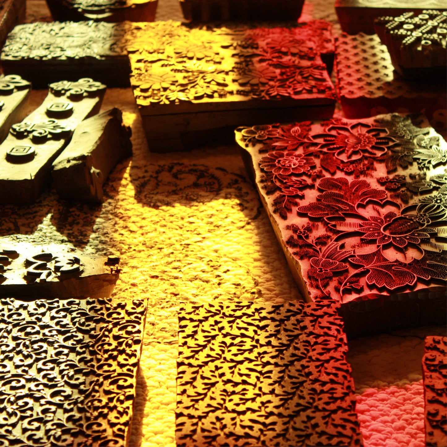 ソレイアード ラミネートカットクロス　アマンダローズ / 3色